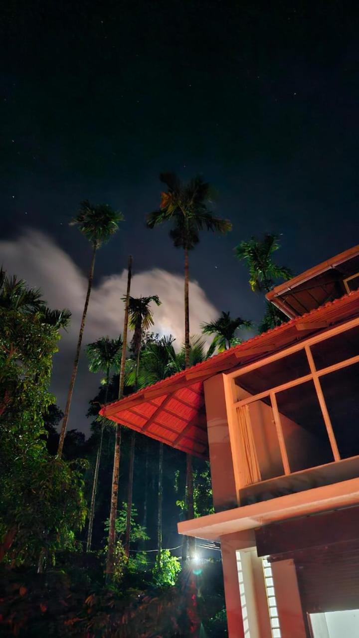 Coorg Divine Spark Home Stay Suntikoppa Exteriör bild