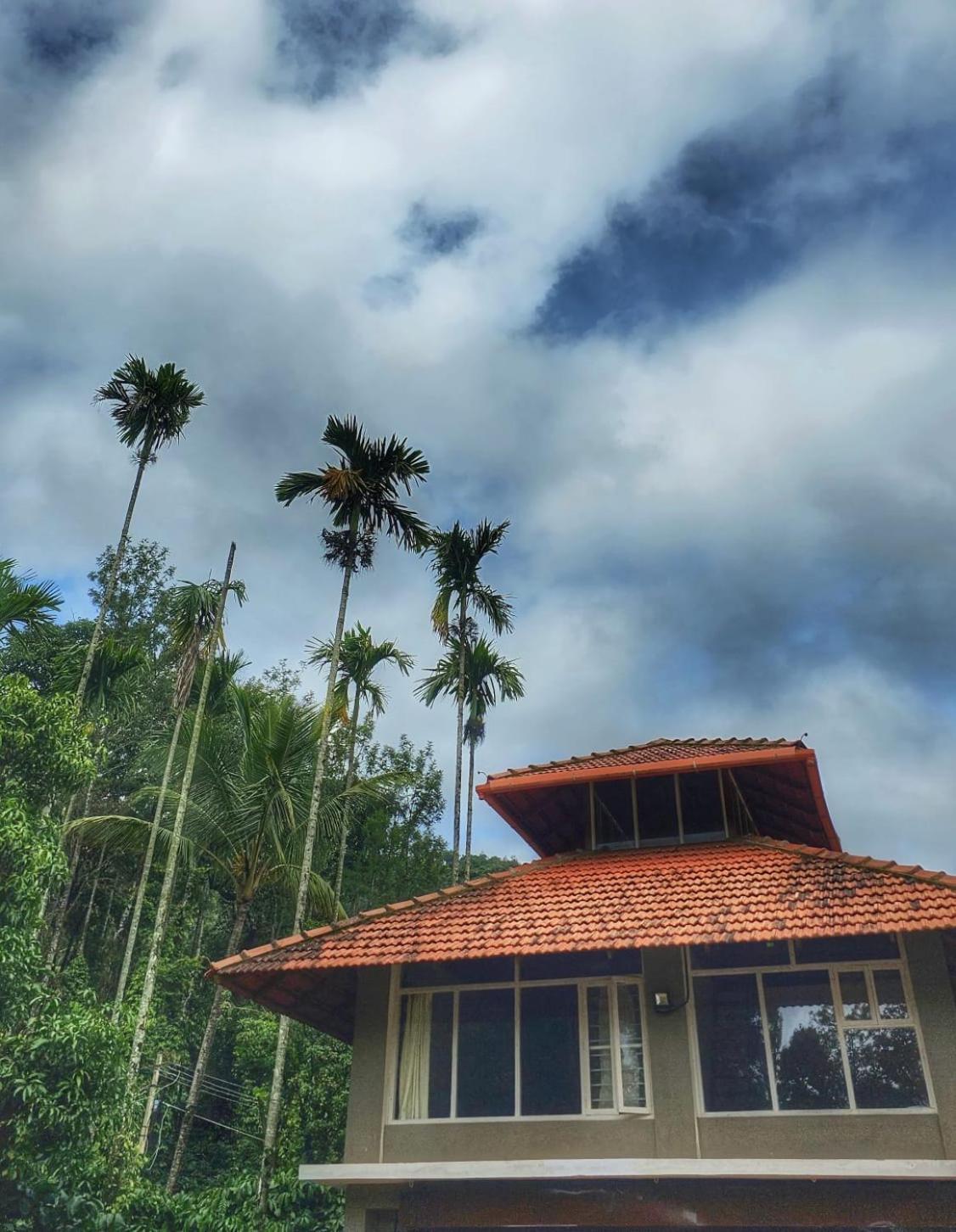 Coorg Divine Spark Home Stay Suntikoppa Exteriör bild