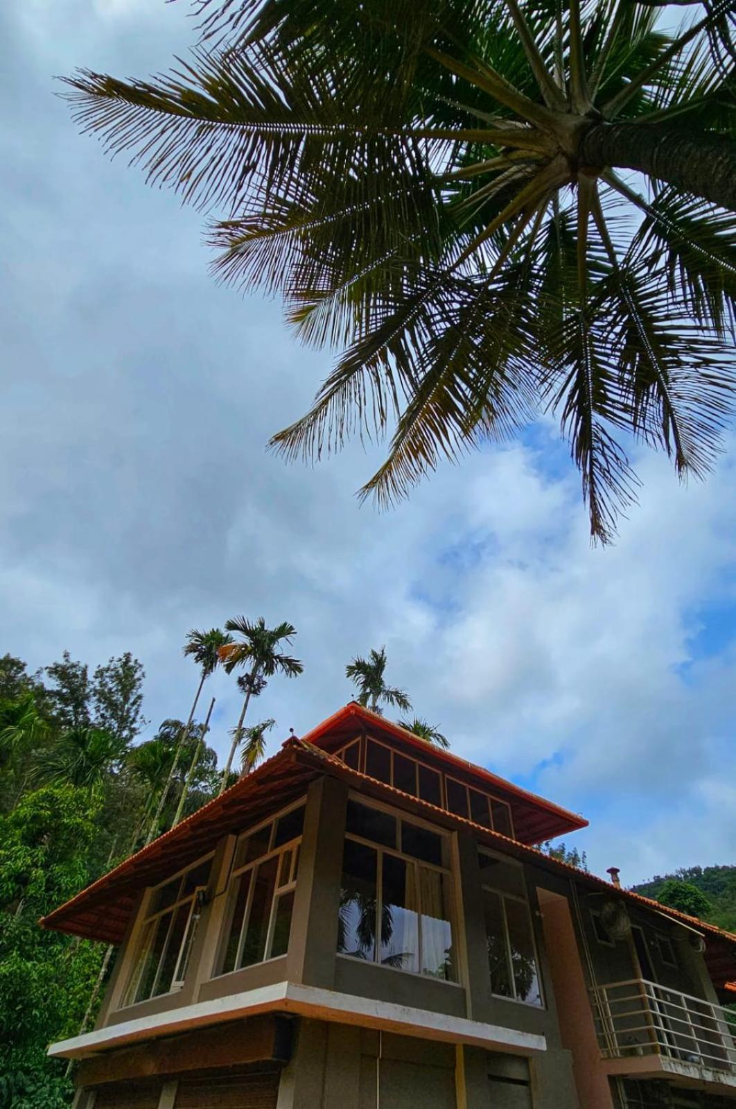 Coorg Divine Spark Home Stay Suntikoppa Exteriör bild